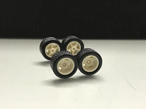 R117 Hot Wheels 1/64 Set Real Riders Slotted White 12mm,Extra Long RUBBER WHEELS - Picture 1 of 4