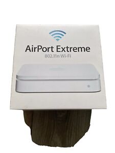 Apple Airport Extreme WLAN-N  Router (MD031Z/A)