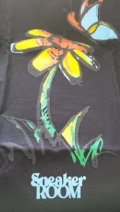 NIKE KYRIE 7 SNEAKER ROOM MOM LIMITED T-Shirt Größe Small kostenloser Versand *selten* - Bild 1 von 7