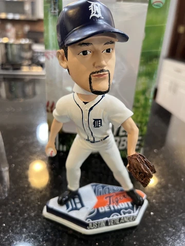 Detroit Tigers 2011 Justin Verlander 2011 Action MLB bobblehead Foco Cover