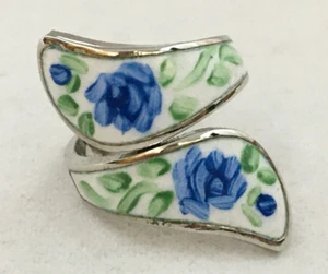 Enamel Bypass Ring 925 Sterling 4.7g Blue Roses Green Leaves On White Size 3 - Picture 1 of 10