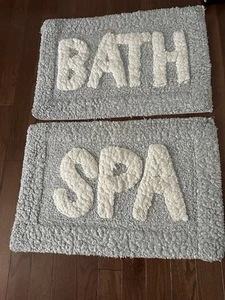 Victoria Secret Bathroom Rugs Excellent Condition - Picture 1 of 2