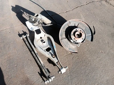 01-06 BMW E46 M3 Suspensión trasera derecha Husillo Brazo de arrastre Buje 33322229686 Foto 1 de 4