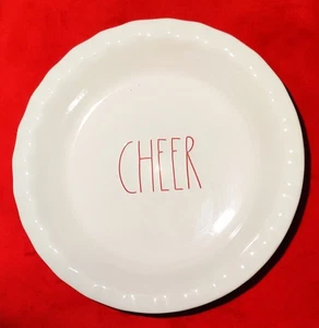 Rae Dunn Pie Plate RED LL 'CHEER'  - Imagen 1 de 11