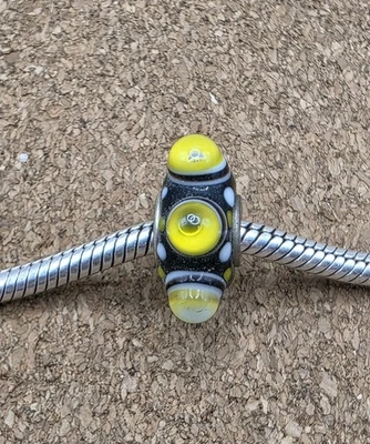 Auténticos brotes amarillos vidrio negro dije europeo cuentas núcleo de plata esterlina Foto 1 de 3