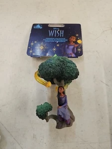 Cuaderno de bocetos de Asha and Star de la película Disney WISH 2023 adorno de Navidad - Imagen 1 de 3