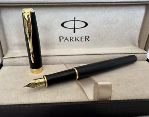 Excelente Pluma Estilográfica Parker Sonnet Color Negro Mate Oro 18K Plumín Fino Sin Caja - Imagen 1 de 4