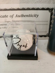 Payne Stewart Autographed Top Flite Golf Ball with C.O.A. + Book - Picture 1 of 3