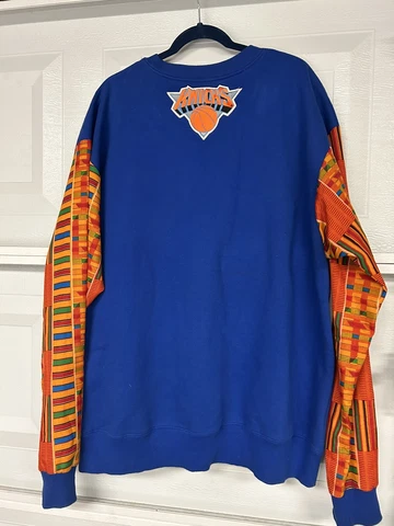 90's NBA New York Knicks Embroidered Patch Sweatshirt Sz Xl Sweater Sleeves Vtg Cover