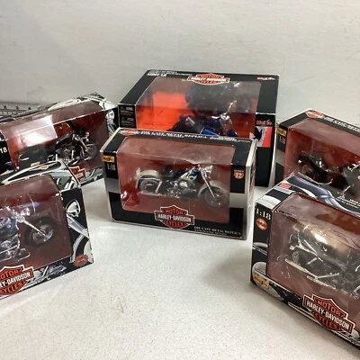 6 Maisto Harley Davidson Motorcycle 1:18 Series Die Cast Metal - Image 1 of 4
