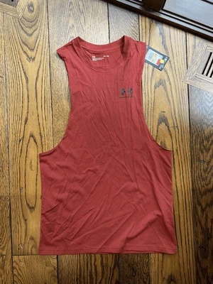 Camiseta sin mangas Under Armour 1329286 UA Sportstyle corte pecho izquierdo talla mediana para hombre Foto 1 de 4