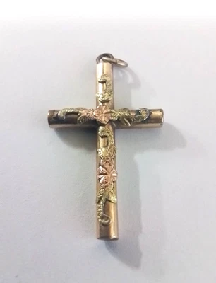 Colgante Cruz Oro 10k Black Hills 2.5 gramos - 1.25" Foto 1 de 4