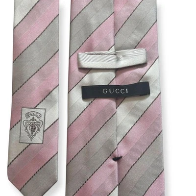 Corbata de seda rosa Gucci jacquard a rayas usada excelente estado Foto 1 de 4