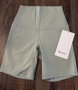 NWT Lululemon Size 14 Align High-Rise HR Short 6” FOGN Fog Green $64 - Picture 1 of 3