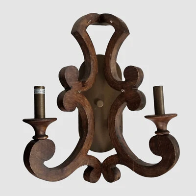 Aplique de pared de dos luces de madera antigua española San Sebastián Lighting marrón de alce Foto 1 de 4