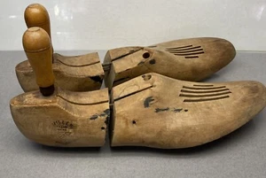 Vintage Wooden Cobbler's Shoe Form Mold Wood Primitive Miller With Handle Pair - Picture 1 of 10