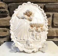 Vintage SNOW WHITE Sculptural Bas-Relief Pearl Chalkware Wall Plaque 9”