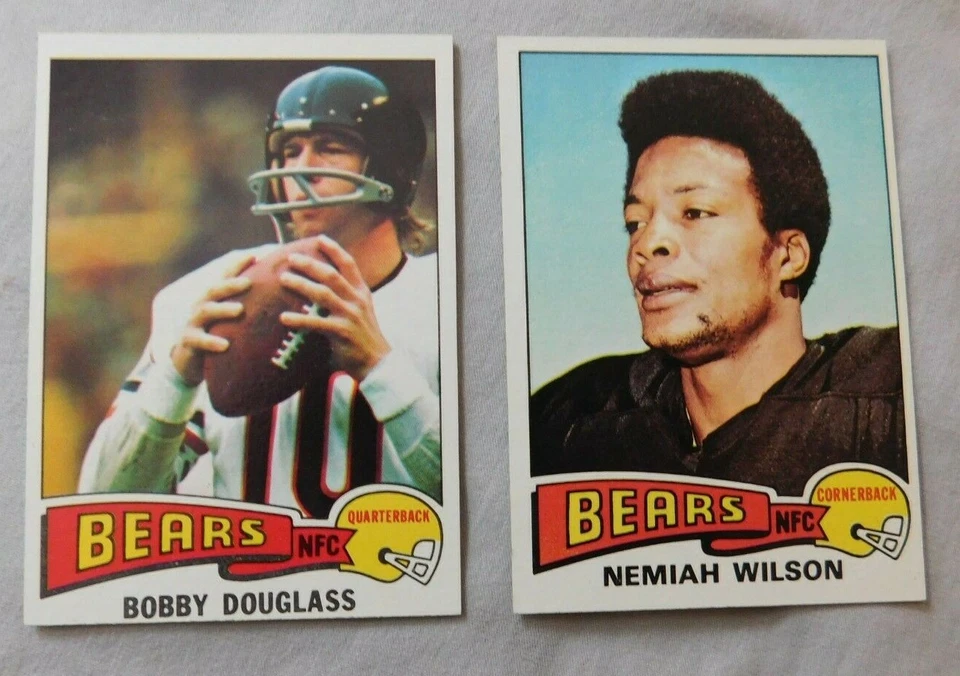 1975 Topps Chicago Bears Football Card Pick one  - Image 1 of 1