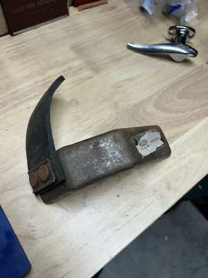 Ford Pinto 1974 Station Wagon soporte de tubo de escape D4Fz-5260-A nuevo de lote Foto 1 de 4