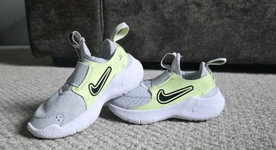 Zapatos para niños pequeños Nike Flex Runner 3 platino puro/apenas voltios talla 8c Foto 1 de 4