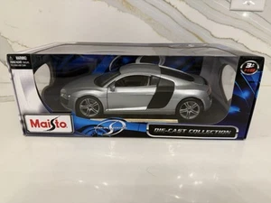 Diecast Car Maisto Special Edition SILVER AUDI R8 1:24 - Picture 1 of 3