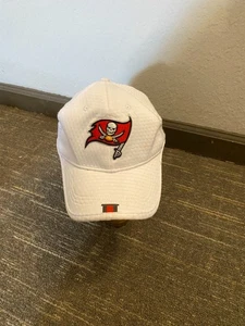 Tampa Bay Buccaneers New Era NFL  Adjustable Baseball Hat - Picture 1 of 5