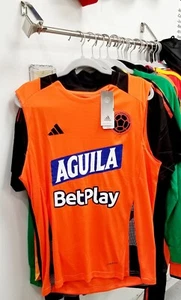 CONJUNTO SHORTS Y CAMISETA ENTRENAMIENTO SELECCIÓN COLOMBIA - KIT FUTBOL - Imagen 1 de 8