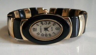 RELOJ BRAZALETE BRAZALETE CASUAL MODA ACABADO DORADO Y NEGRO ESFERA NÚMERO MUJER Foto 1 de 4