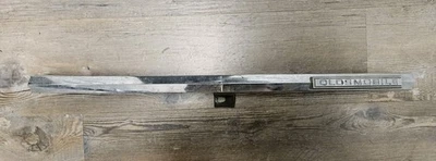 Oldsmobile Cutlass 1967 rejilla central moldura OEM GM  Foto 1 de 4