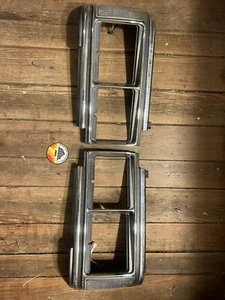 FJ62 Drivers And Passenger Side Front End Light Bezels /Trim And Corn Lights - Bild 1 von 7