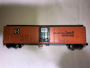 Atlas N Scale Santa Fe #3150 50' Plug Door Reefer. L/N In Original Case. - Picture 1 of 7