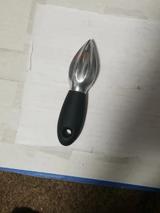 OXO LEMON HAND REAMER, BLACK, HEAVY ALUMINUM, RUBBER HANDLE;NICELY MADE HEAVY - Picture 1 of 6