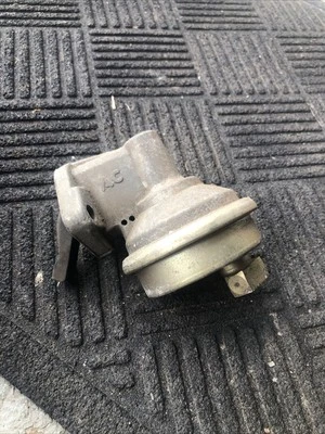 Chevrolet Corvette 1967 327 V8 bomba de combustible estampada 40510 Foto 1 de 4