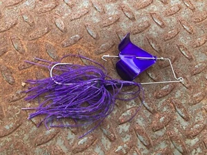 Buzzbait hecho a mano 1/2 oz.  Elige entre 1 de 2 señuelos bajos de diferentes colores - Imagen 1 de 5