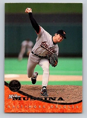 Mike Mussina 1994 Leaf #105 Baltimore Orioles - Image 1 of 2