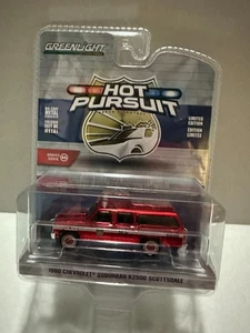Greenlight Hot Pursuit - '90 Suburban NYPD - Chase - Red Chrome - Picture 1 of 6
