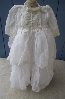 Robe avec dentelle ancienne pour poupée ancienne - Photo 1/4