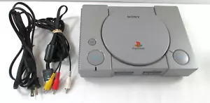 Consola Sony PlayStation Original PS1 SCPH-7501 Para Piezas O Reparación (1998) - Imagen 1 de 15
