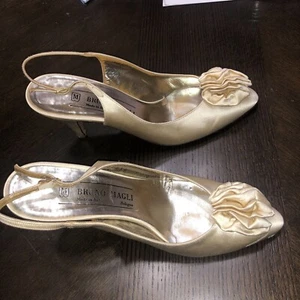 Bruno Magli Luxury Heel Shoes Womens 6.5 Pre-owned IVORY - Picture 1 of 6