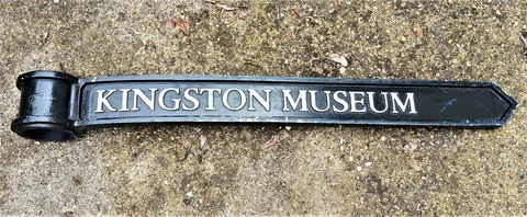 Direction Sign Post Cast Metal Vintage London Sign KINGSTON MUSEUM 38"x3.5"x1" Cover