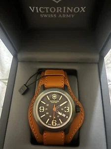 Victorinox 241593 Quartz 100M Leather Analog Men's Watch 40MM NEW!!! - Picture 1 of 4