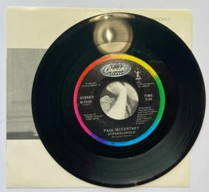 Paul McCartney, Stranglehold / Angry, vinyl 45 w/ pic slv (US Capitol, 1986), M- - Imagen 1 de 4