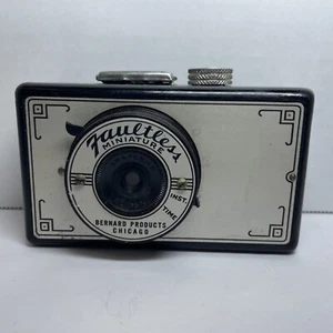 Cámara miniatura rara vintage impecable de Bernard Products Chicago *descripción - Imagen 1 de 9