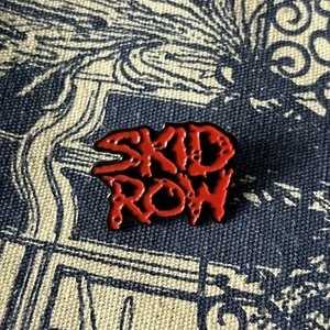 Skid Row Enamel Pin Heavy Metal Guitar Rock Brooch Pin - Imagen 1 de 3