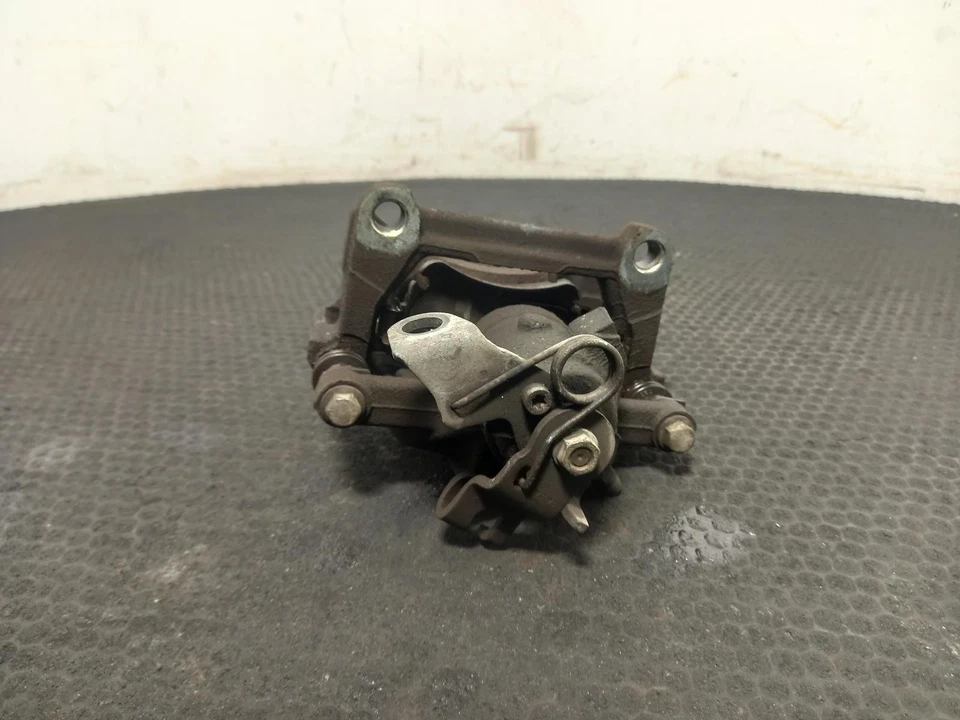 Pinza de freno trasera derecha VOLKSWAGEN TRANSPORTER 2015-2025 2,0 L DNAB RDE2 O/S Foto 1 de 4