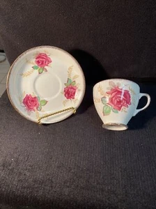 ANTIGUA TAZA DE TÉ REAL Y PLATILLO HUESO CHINA INGLAND Hermoso Blanco de Colección con Rosas - Imagen 1 de 12