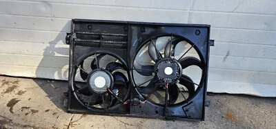 VOLKSWAGEN PASSAT MOTOR RADIADOR REFRIGERACIÓN DOBLE VENTILADOR MOTOR CON CUBIERTA OEM 2018-22 Foto 1 de 4