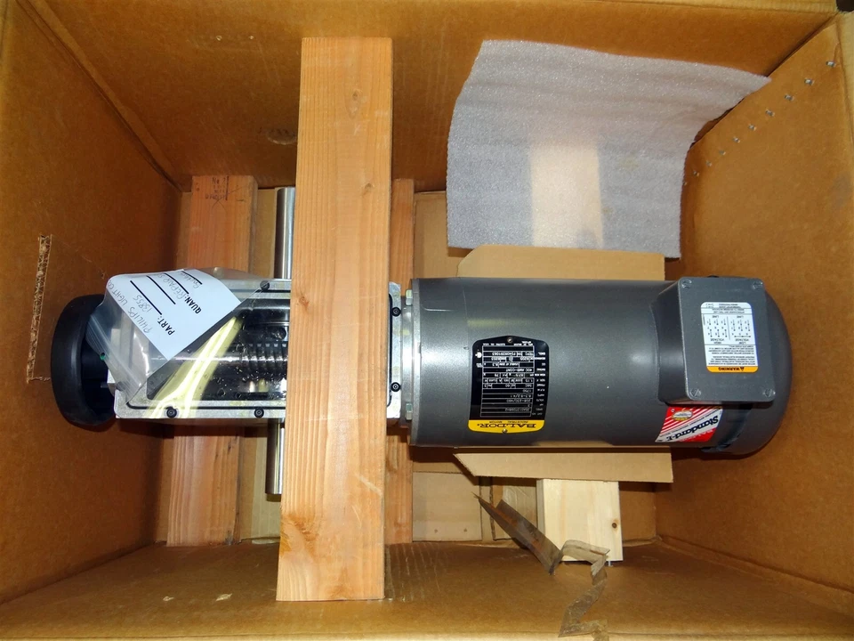 Reductor de engranajes de motor Stelron SBGR con motor industrial Baldor 3HP - NUEVO EN CAJA Foto 1 de 4