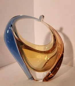 Cesta de vidrio de arte checo romana de Hannah Machovska - Imagen 1 de 7