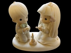 PRECIOUS MOMENTS "THE LORD IS YOUR LIGHT TO HAPPINESS" WEDDING FIGURINE 520837 - Picture 1 of 4
